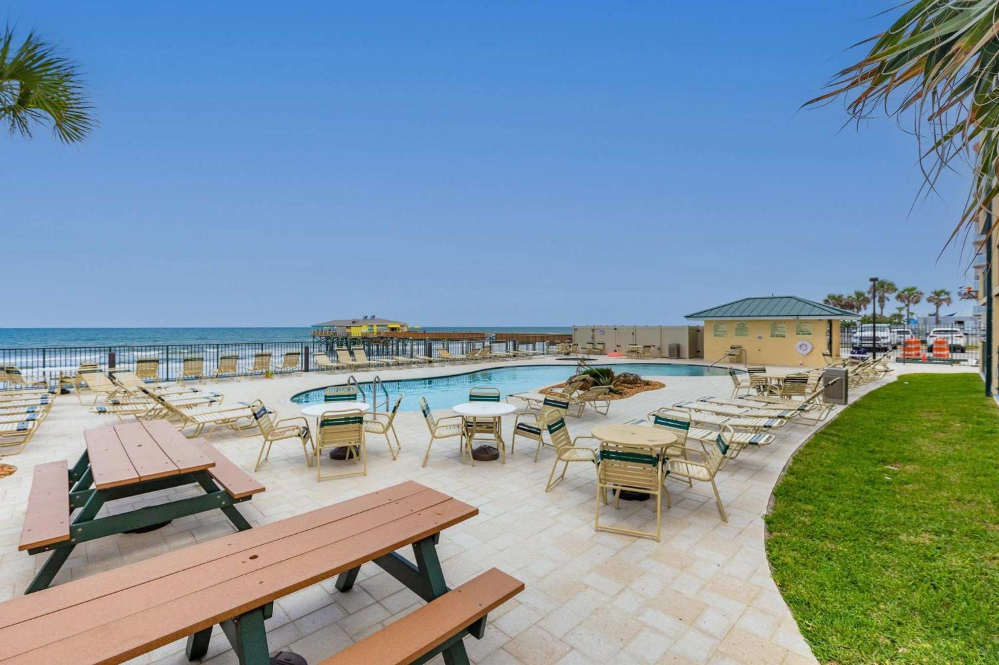 Ocean Views From Your Private Balcony! Sunglow Resort 606 By Brightwild Daytona Beach Shores Exteriör bild